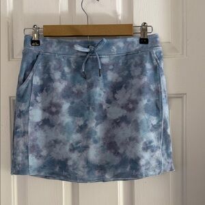 Free fly kids athletic skirt XL purple blue tie dye